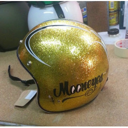 Tinta com lantejoulas