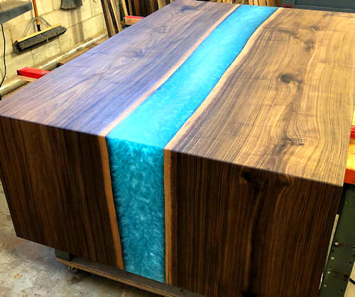 Como fazer uma mesa «Rio» com resina epóxi?