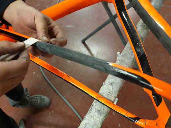 reparar um quadro de bicicleta de carbono